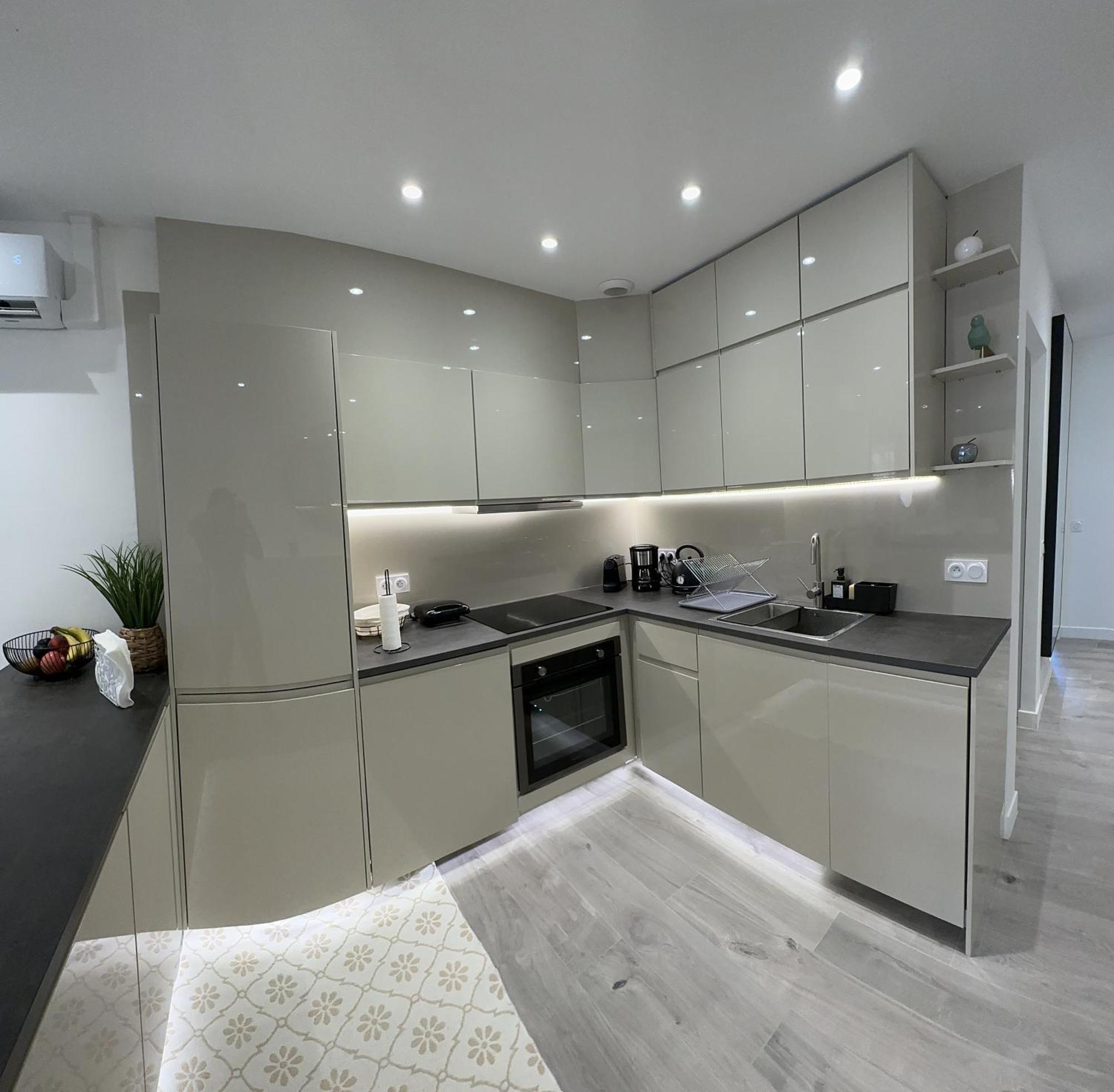 Luxueux 110m Colle Au Prestigieux Le Martinez Apartamento *